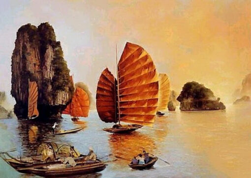 Vietnamese traditional Ha Long Bay boats 1
