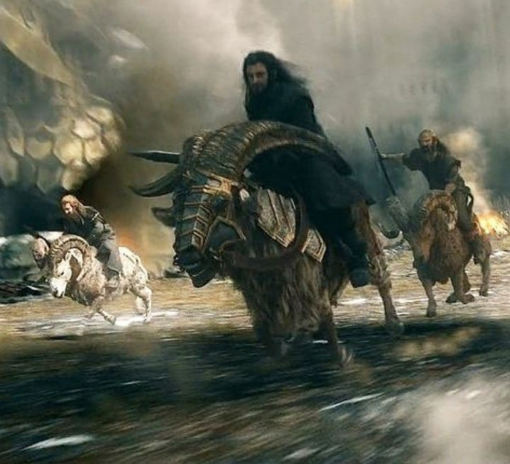 Thorín Oakenshield on ram dwarf battle Five Armies The Hobbit